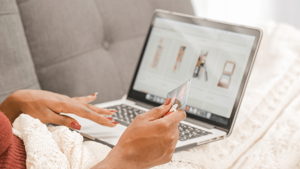 Ecommerce checkout illustrating shipping, fulfillment, and buyer protection information.